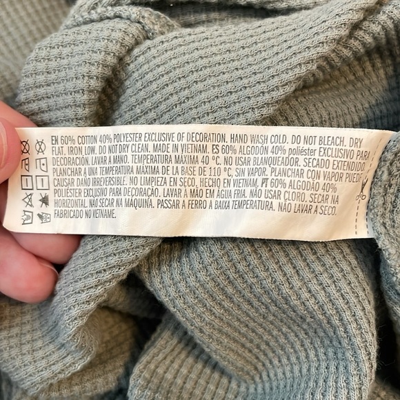 Forever21 Cropped Oversized Thermal Made In The 90s - Picture 5 of 5